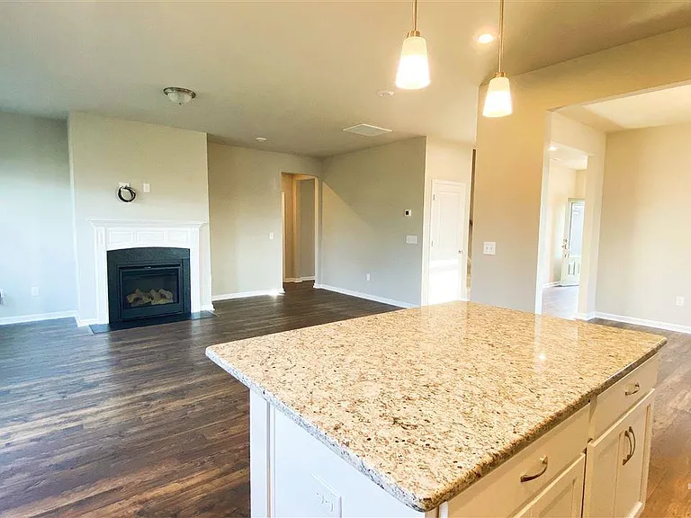205 Stornoway Ln — Photo 11