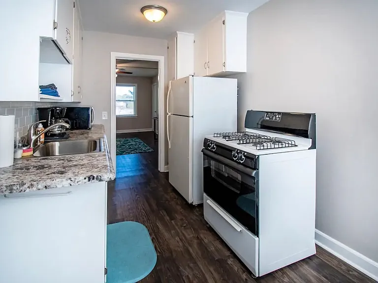 820 N 46th St #4 — Photo 3