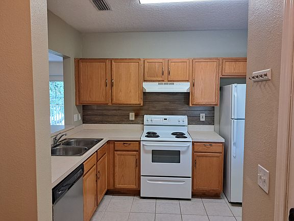 2nd image of 6013 Portsdale Pl Unit 201