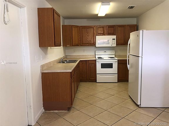 3rd image of 2321 NW 6th Ct
