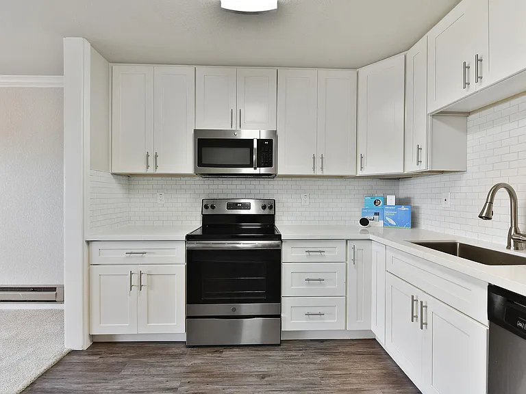 2465 Shoreline Dr — Photo 16