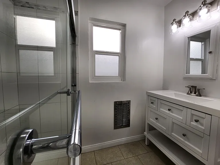 11307 Isleta St #3 — Photo 17