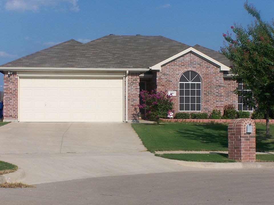 1st image of 1101 Deer Lake Ct