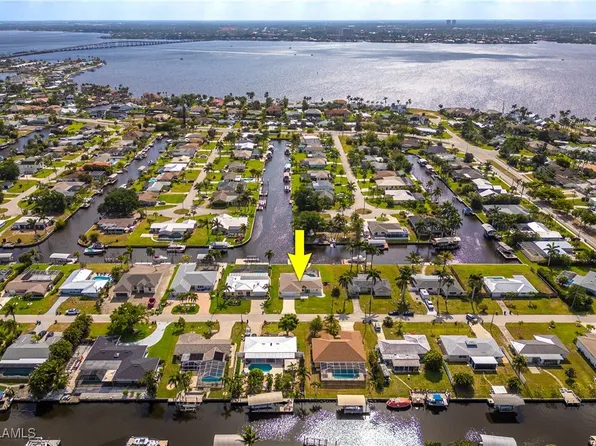 5243 Willow Ct, Cape Coral, FL 33904