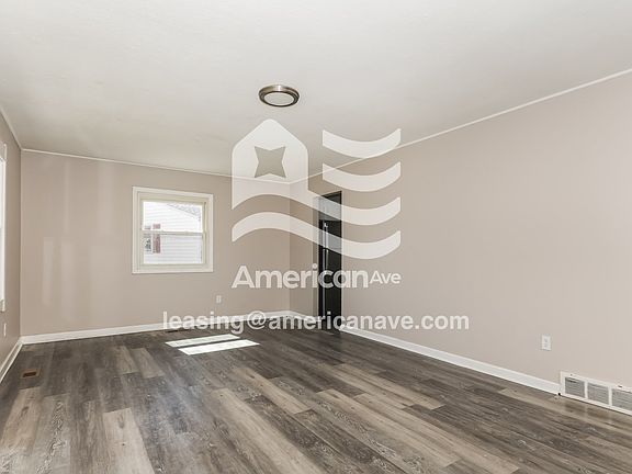 985158_003_living_room_13821503.jpg
