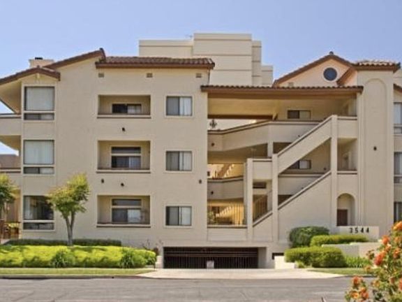 5th image of 3544 Indiana St APT 17
