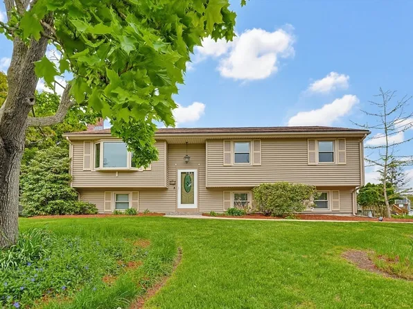 42 Colts Way, Attleboro, MA 02703