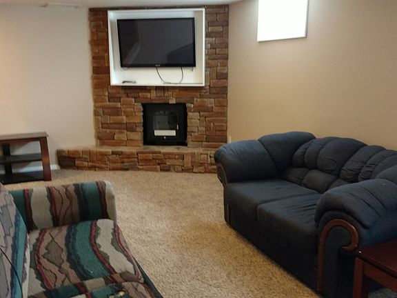 5th image of 20 Sanders Dr