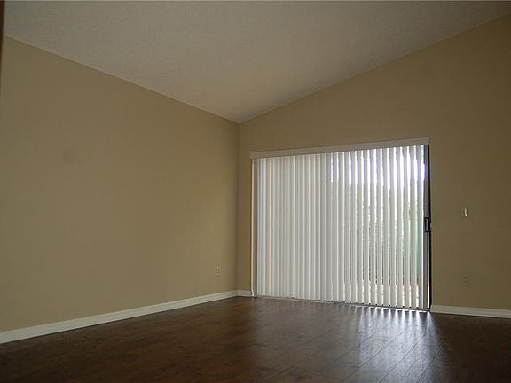 2nd image of 941 Waterbury Ln