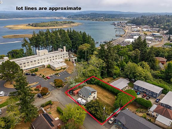 2nd image of 1005 Yew Ave