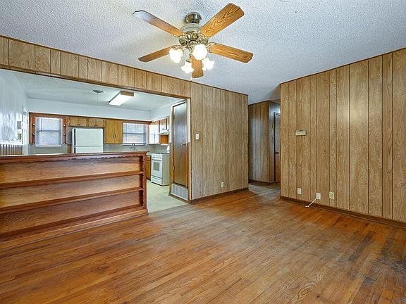 3rd image of 1205 E Alan Ave