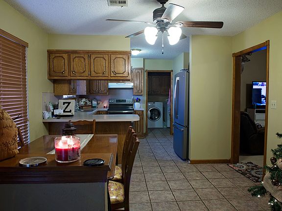 4th image of 208 Cedar Ave