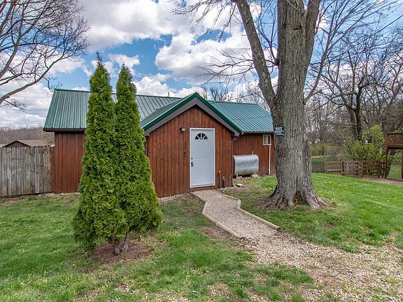 2nd image of 3747 Sycamore Ln