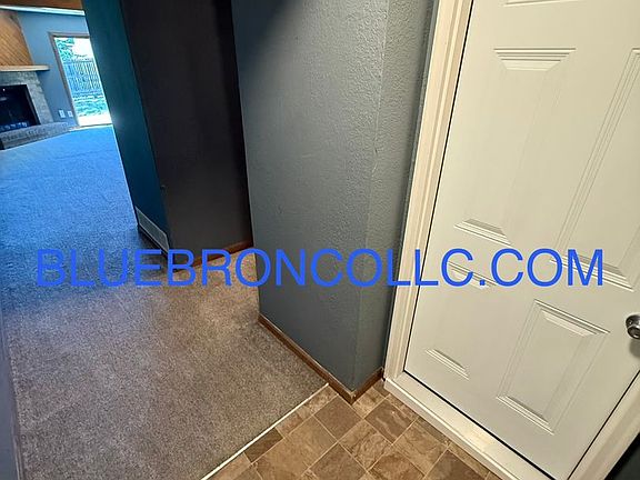 2nd image of 101 SW Oxford Pl