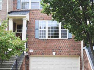 20625 Muddy Harbour Sq, Sterling, VA 20165