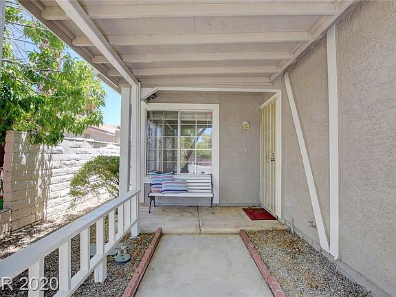 3rd image of 1570 S Sloan Ln