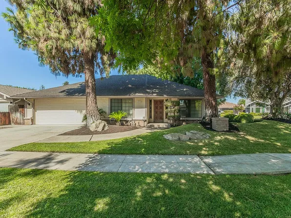 8189 N Angus St, Fresno, CA 93720