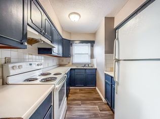801 Hollycrest Dr APT 4, Champaign, IL 61821