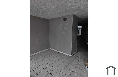 7113 Ken Knight Dr E Photo 1