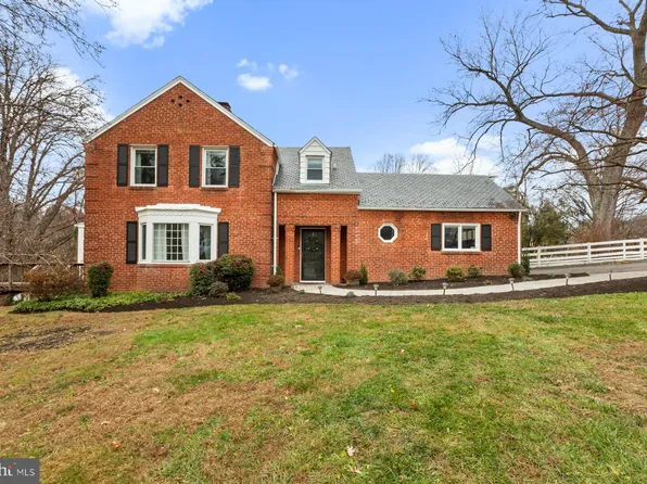 1700 Overlook Dr, Silver Spring, MD 20903