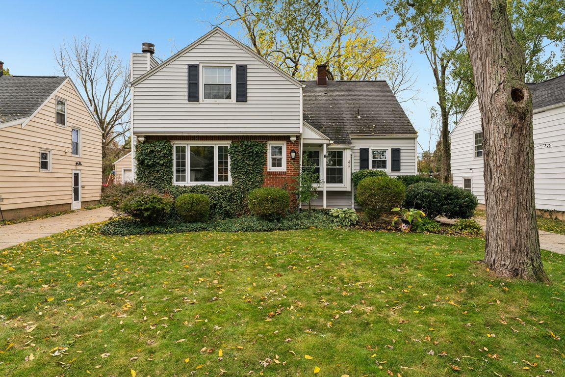 Canterbury Ct-S2410-001.jpg