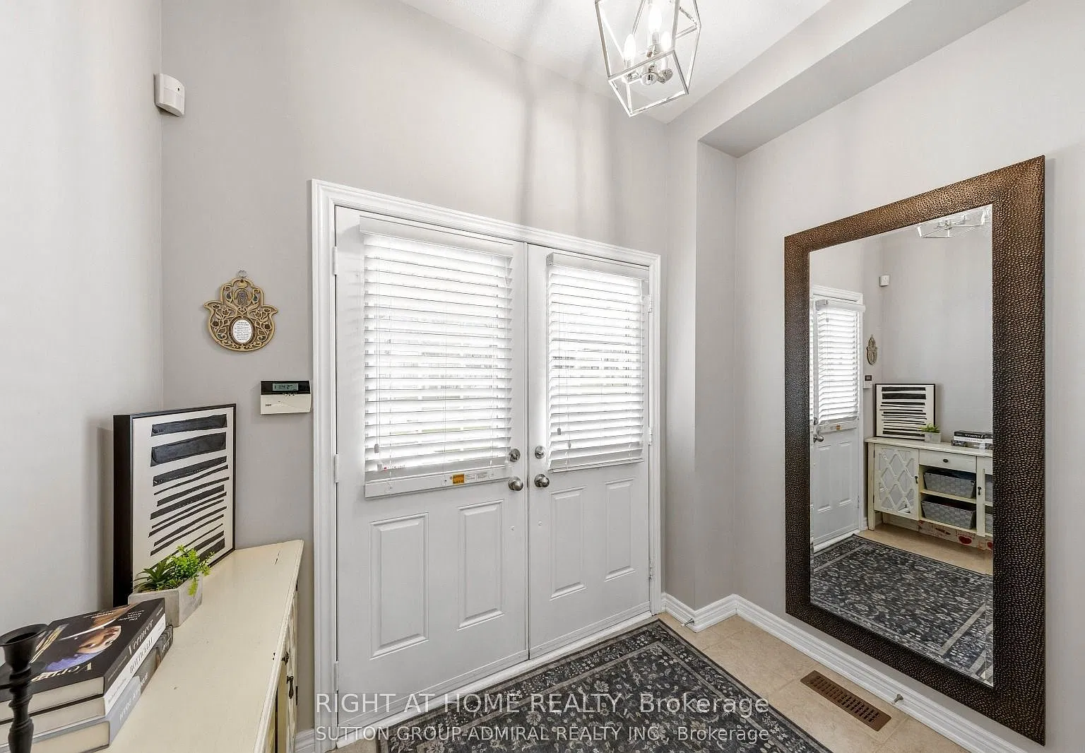 5 bed, $4,000 — Photo 2