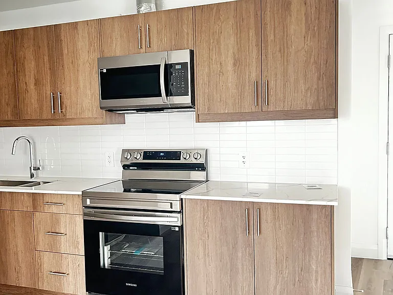 1333 Weber St E #905 — Photo 24
