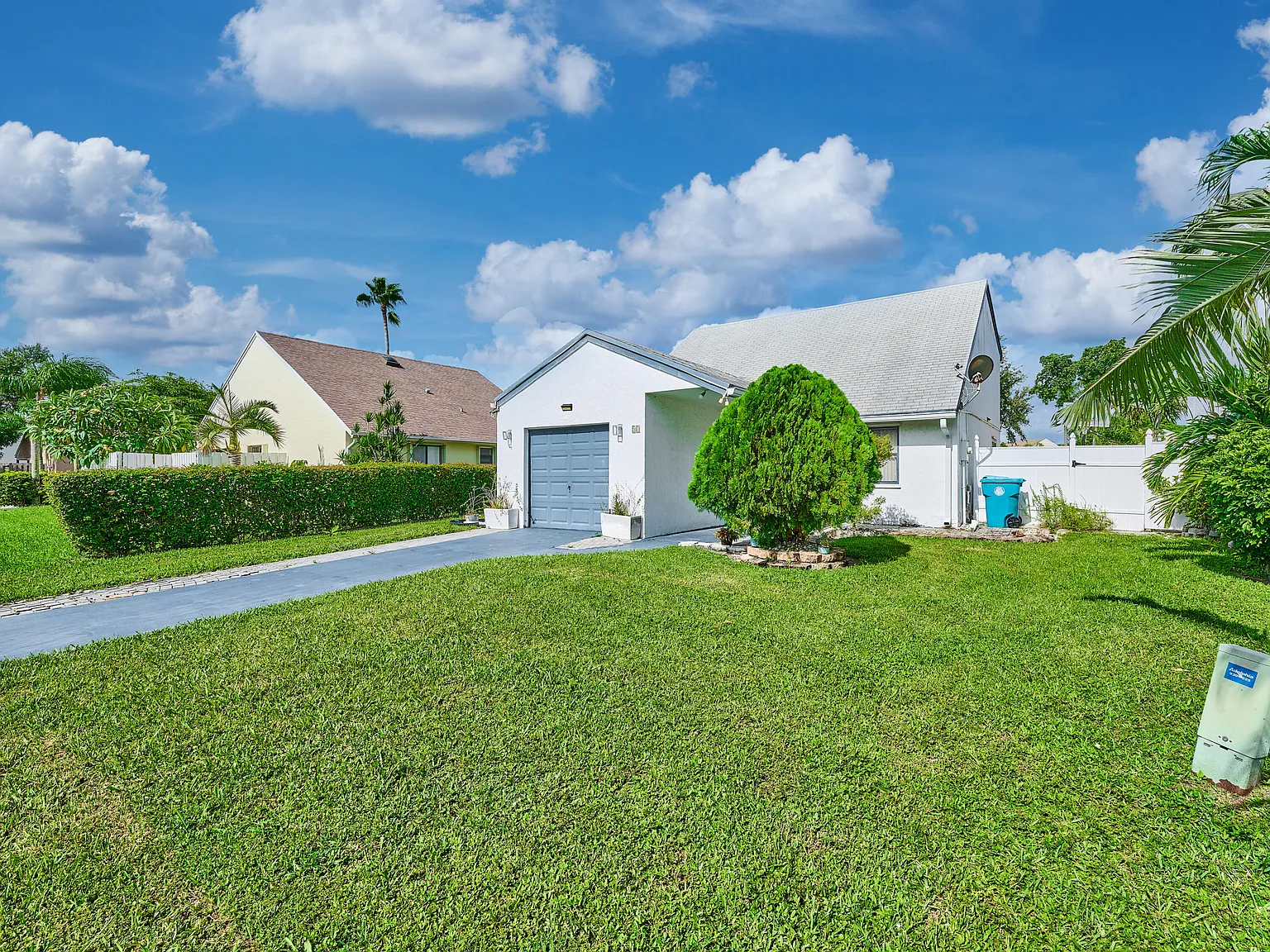 4 bed, 2.0 bath, 1483 sqft, $3,300 — Photo 3