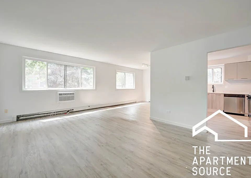1st image of 7631 N Sheridan Rd #1J