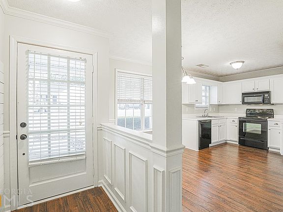 4th image of 170 Creekside Dr