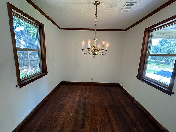 3rd image of 131 Circlewood