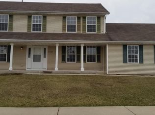 3027 Derbyshire Dr, Machesney Park, IL 61115