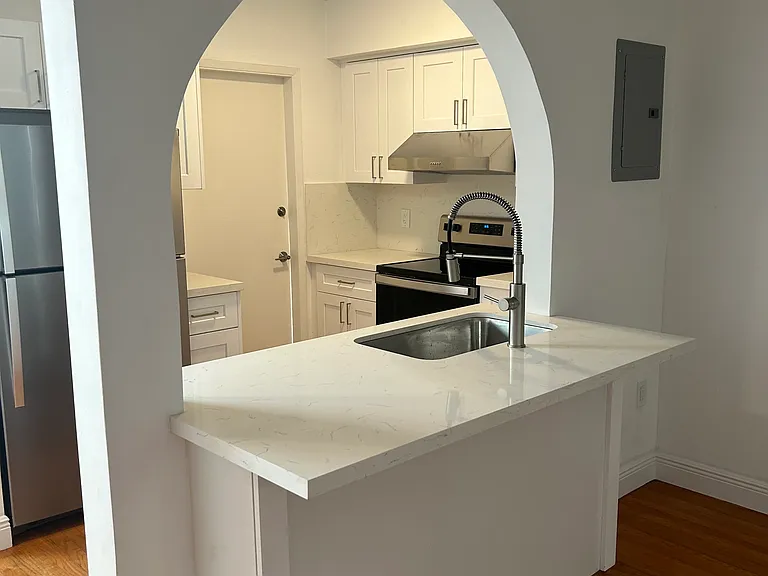 1561 West Ave #4 — Photo 11