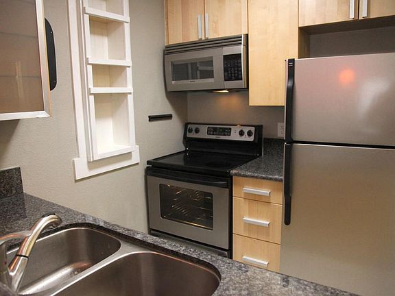 5th image of 1327 W 25th Ave APT 321