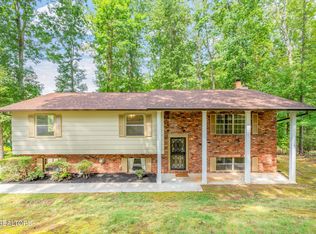 1070 W Outer Dr, Oak Ridge, TN 37830