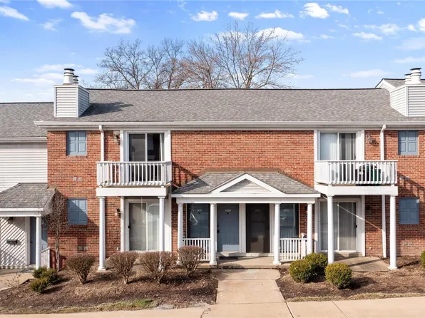1429 Peacock Ln, Saint Louis, MO 63144