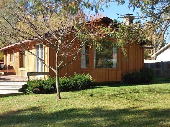 2nd image of 4855 Lindholm Dr