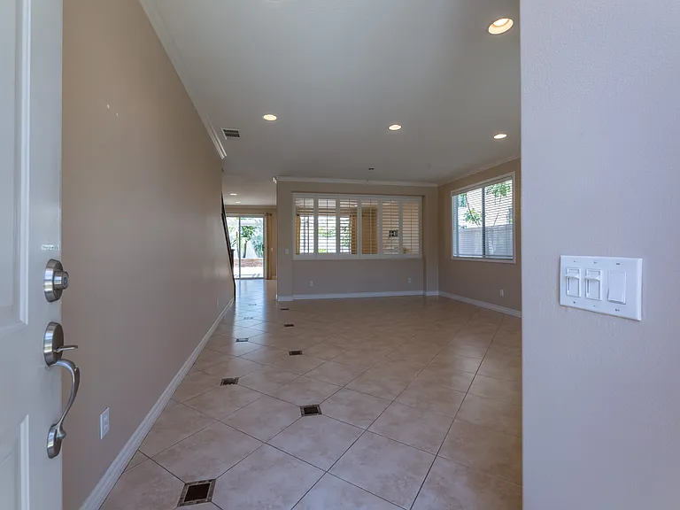 14 Monument Pl — Photo 52