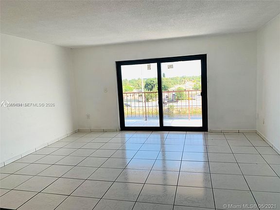 3rd image of 1325 W 68th St APT 514