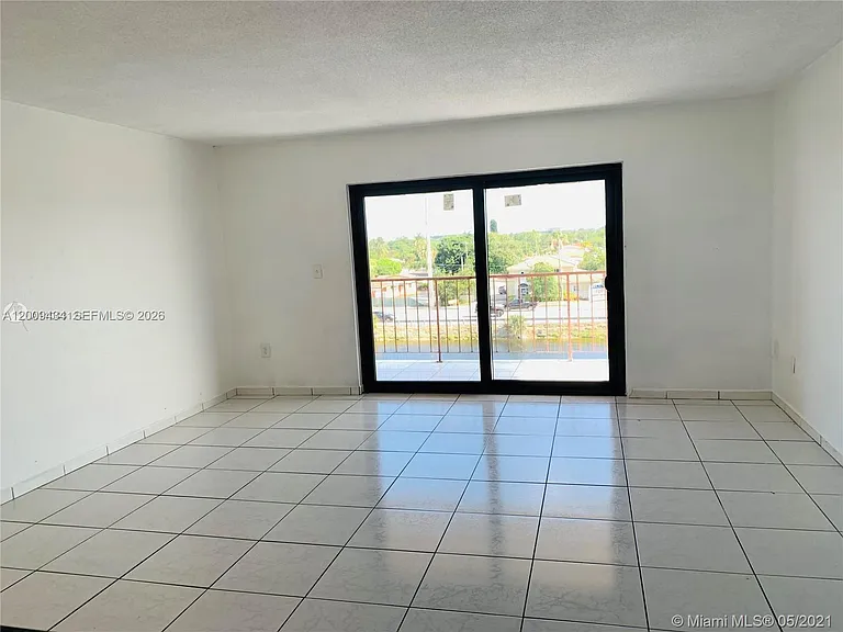 1325 W 68th St #514 — Photo 3