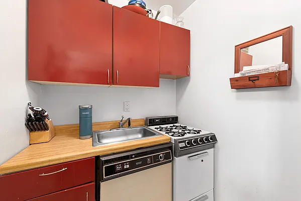 Rented by Douglas Elliman | media 3