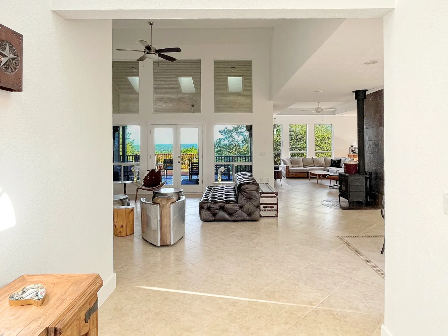 5 bed, 3400 sqft, $4,900 — Photo 4