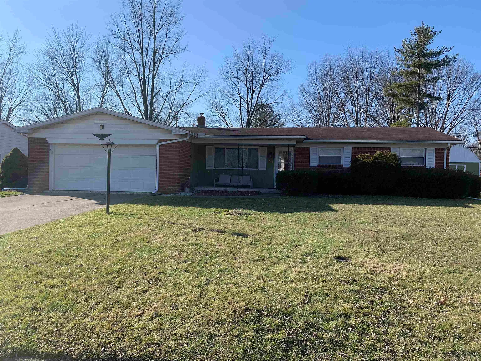 642 S Village Dr photo 1