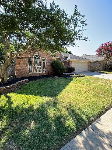 1st image of 3000 Brookhollow Ln