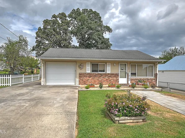 306 Jefferson Ave, Mt Carmel, TN 37645