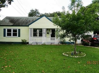 1408 Lake Rd, La Marque, TX 77568