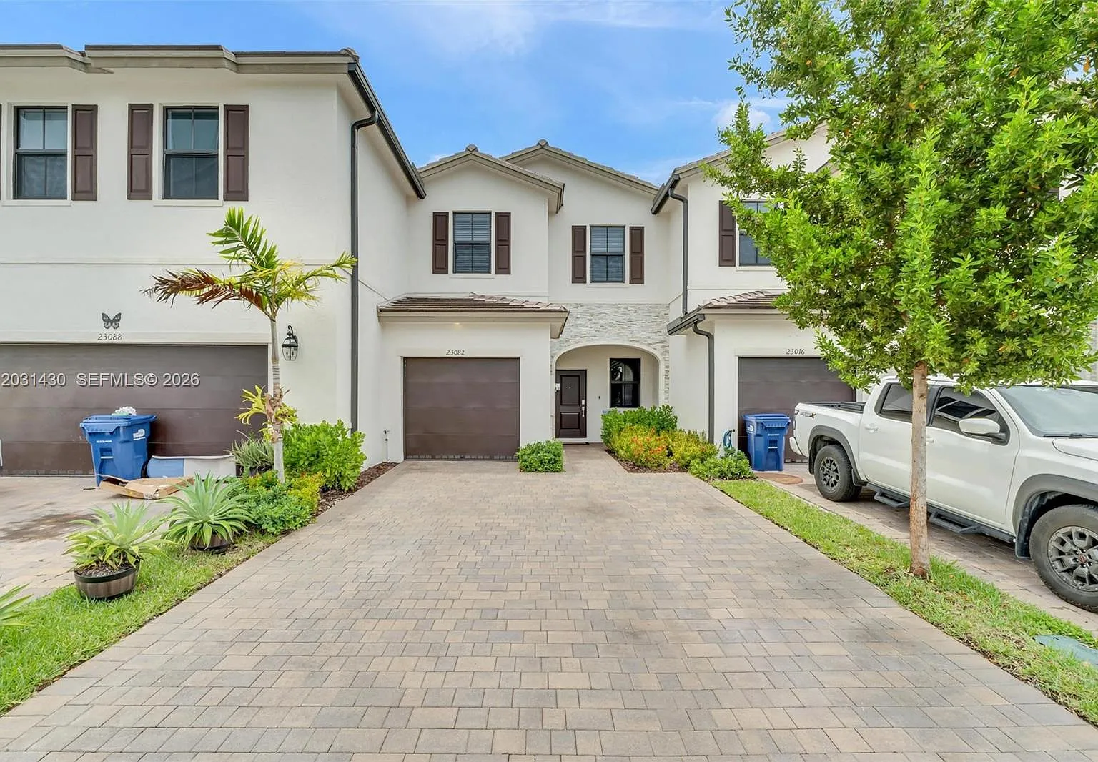 3 bed, 2.5 bath, 1331 sqft, $2,900 — Photo 3