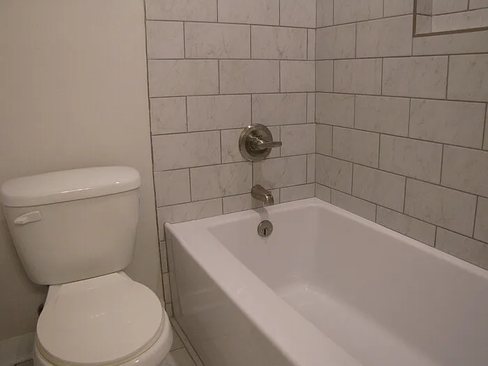 220 Elizabeth St — Photo 11