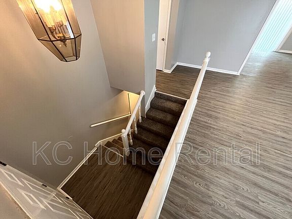 5th image of 8924 Armstrong Ave