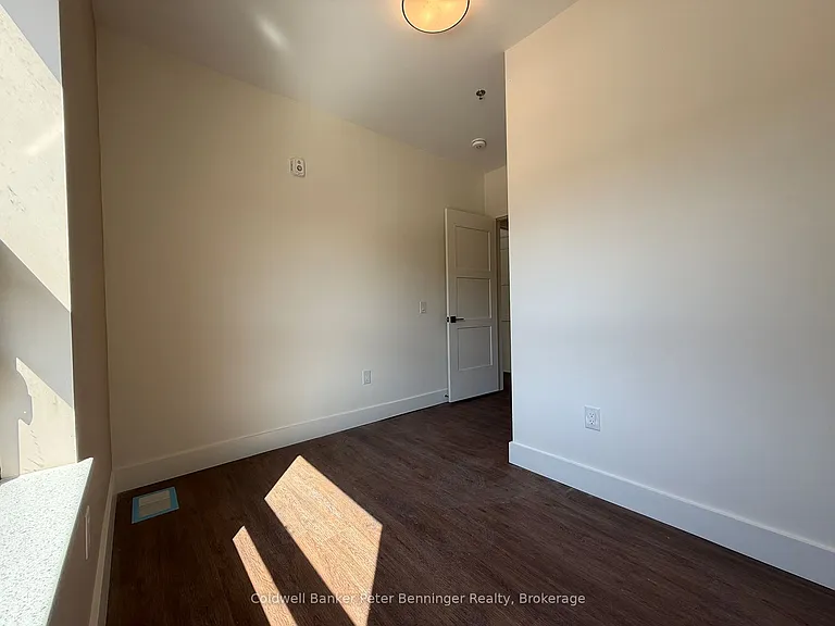 604 Queen St S #109 — Photo 17